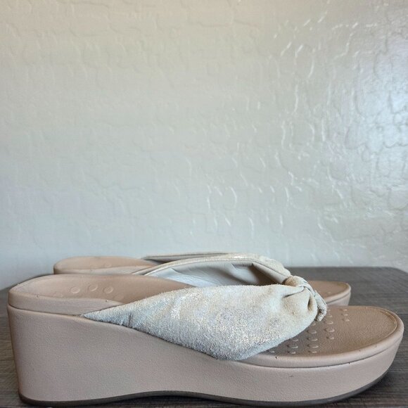 Vionic Arabella Metallic Wedge Sandals Champagne Size Womens 10 Comfort Orthotic - Picture 1 of 11